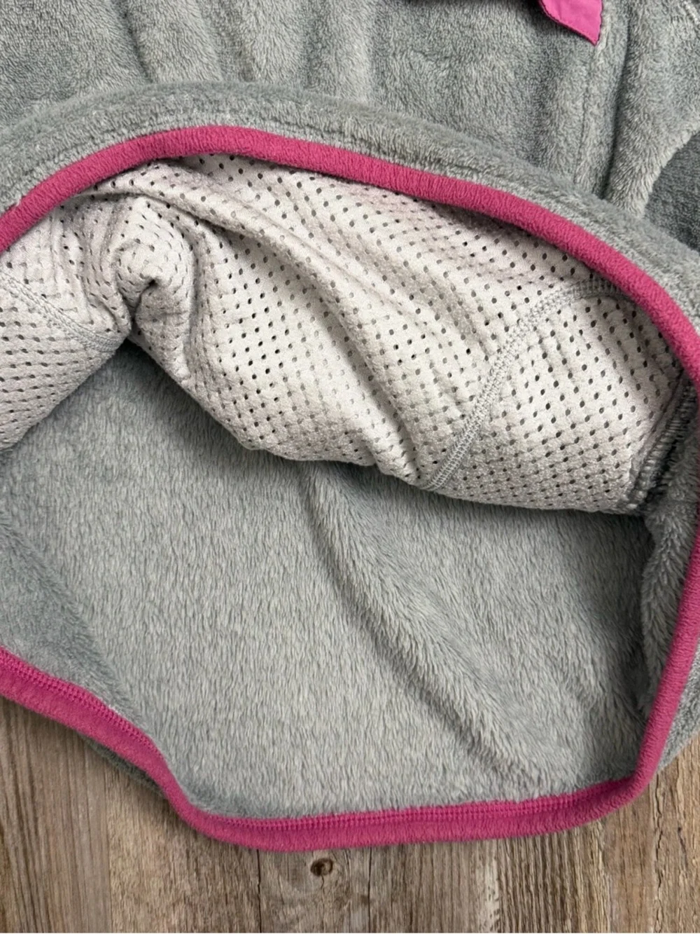 Patagonia Women’s Grey and Pink Snap Neck Pullover-size Medium